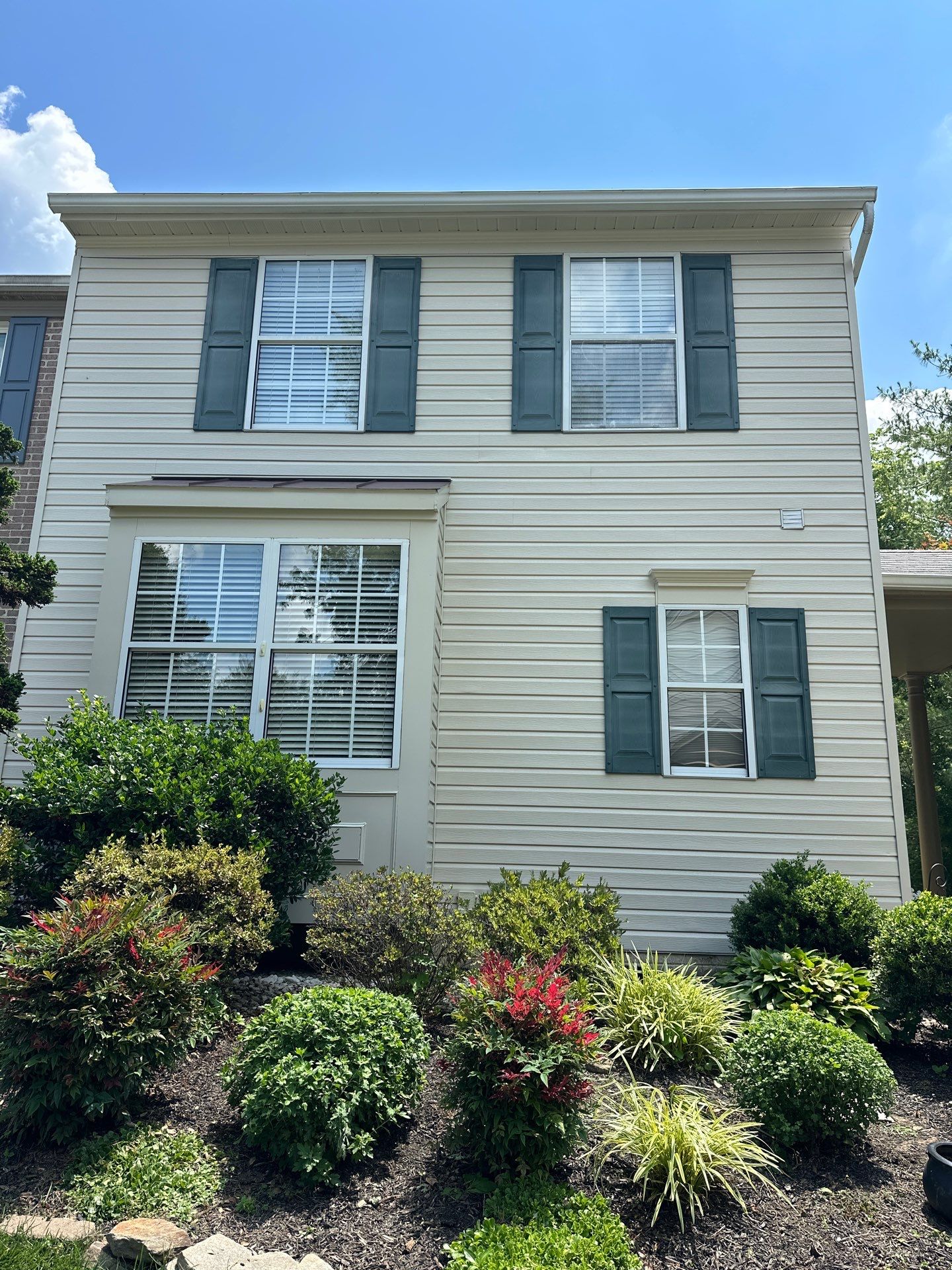 Aluminum siding after professional painting